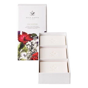 Acca Kappa Soap Collection gavesett med tre rektangulære såper i hvit farge