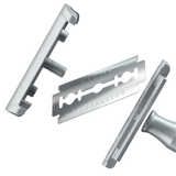 Hode på en barberhøvel som er illustrert i topp-plate og bunn-plate med barberblad imellom.