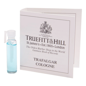 Truefitt & Hill Trafalgar cologne-duftprøve i sprøyteflaske med lysblå væske